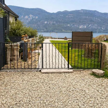 Lakeside Near Aix-les-bains Casa vacanze *